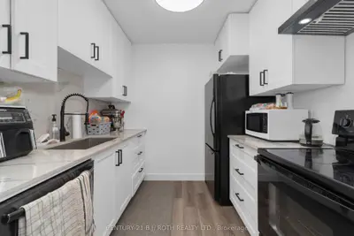 Condo Apartment in Barrie