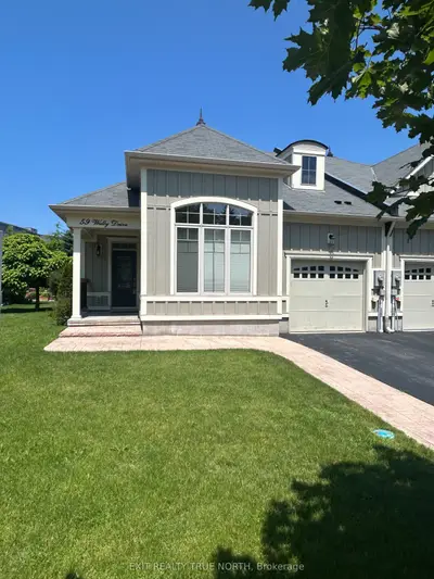 Att/Row/Townhouse in Wasaga Beach