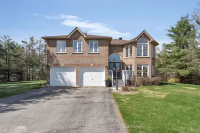 Detached in Springwater