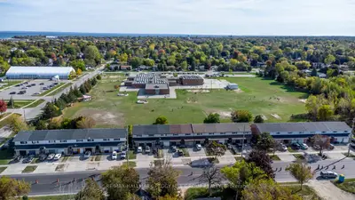 Att/Row/Townhouse in Collingwood