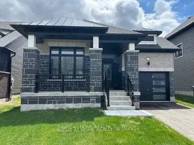 Detached in Wasaga Beach