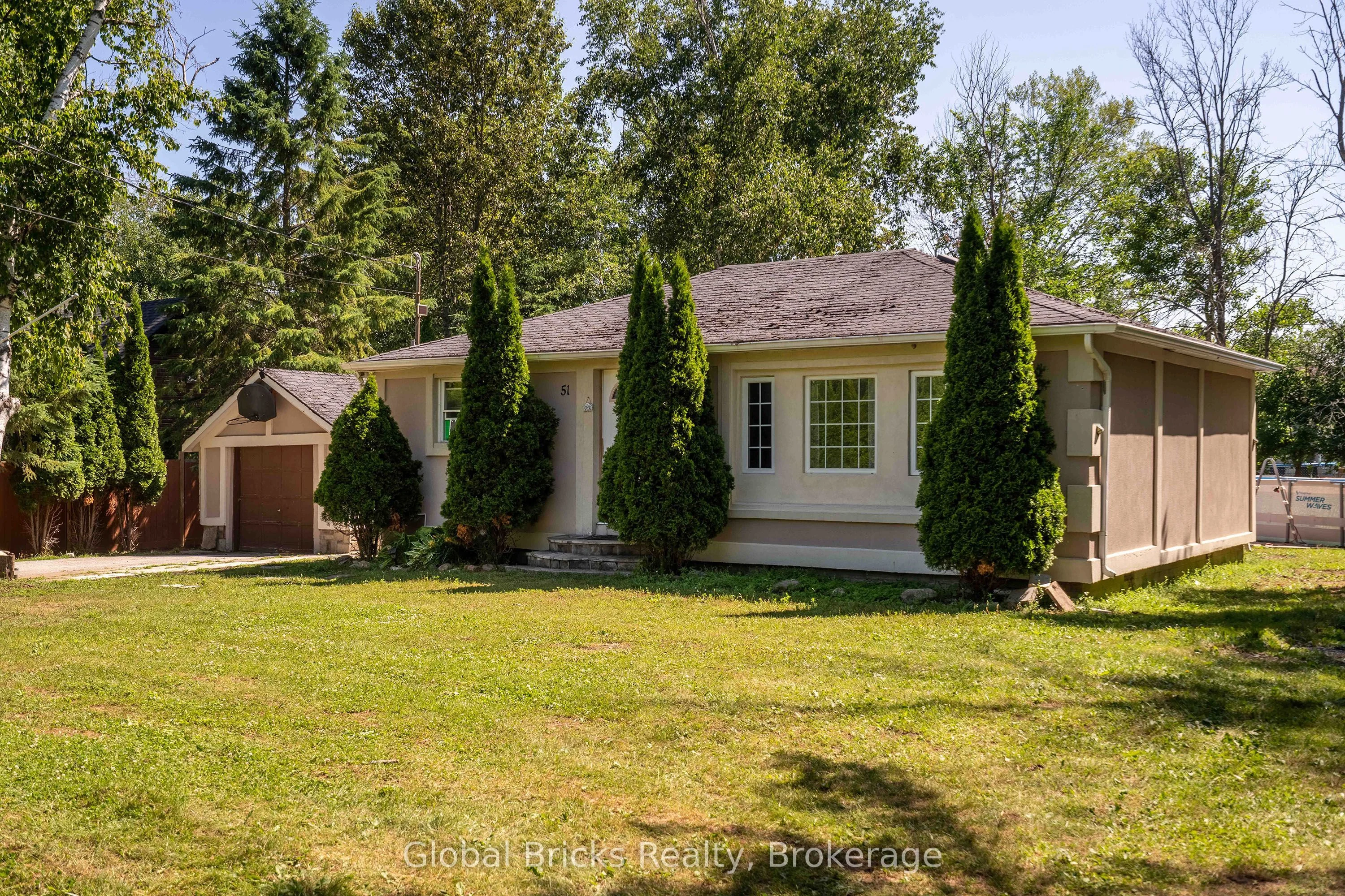 51 75th Street, Wasaga Beach, ON L9Z 2G6