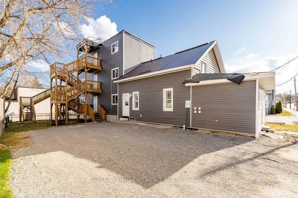 99 Colborne Street W C, Orillia, ON L3V 2Y8