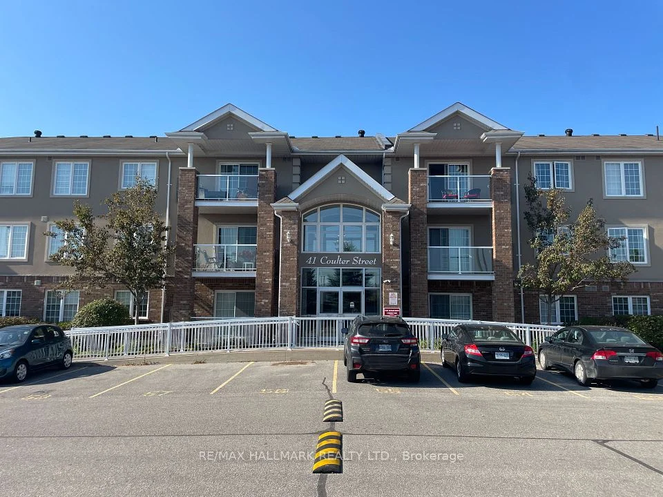 41 Coulter Street 15, Barrie, ON L4N 6L9