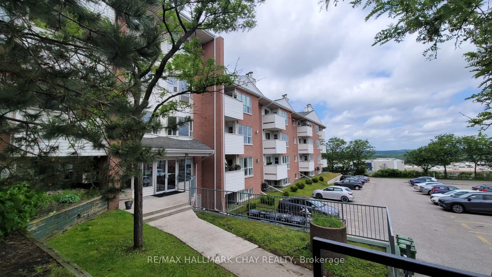 120 Bell Farm Road 414, Barrie, On L4m 6j2
