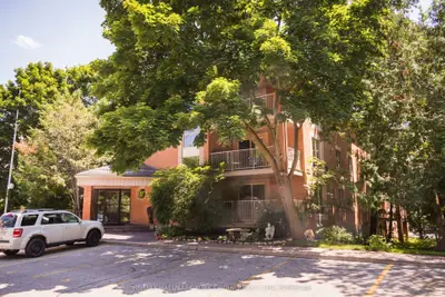 Condo Apartment in Barrie