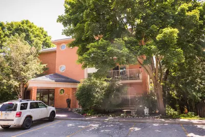 Condo Apartment in Barrie