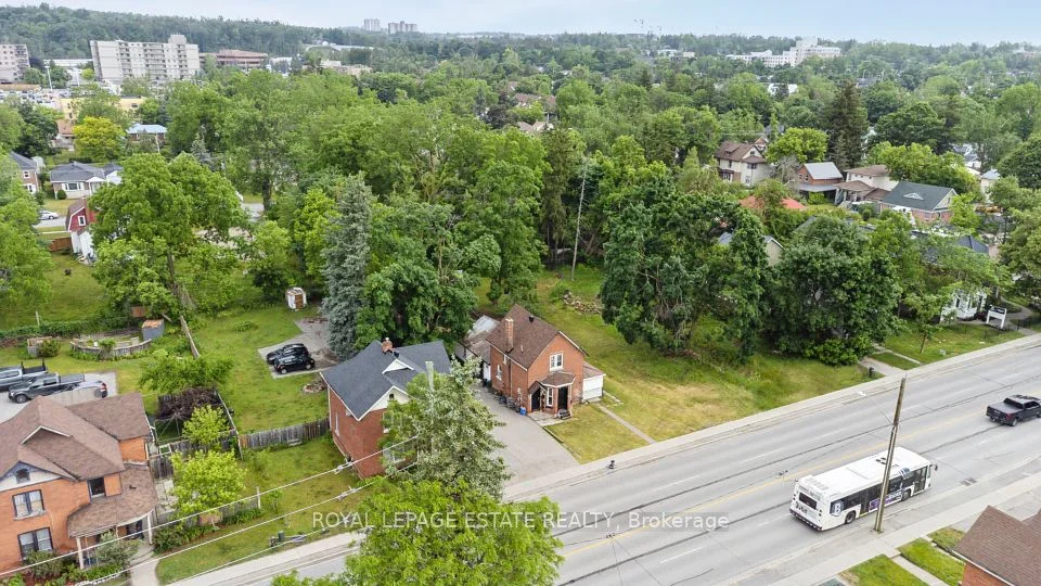 226 Dunlop Street W, Barrie, ON L4N 1B6