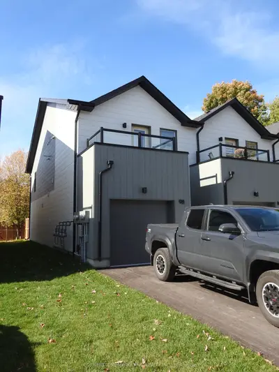 Condo Townhouse in Orillia