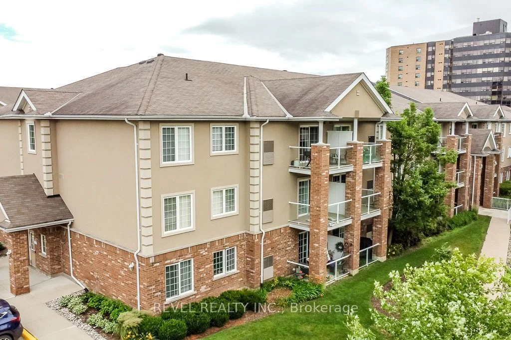 39 Coulter Street 14, Barrie, ON L4N 6L9
