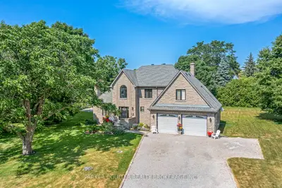 Detached in Springwater