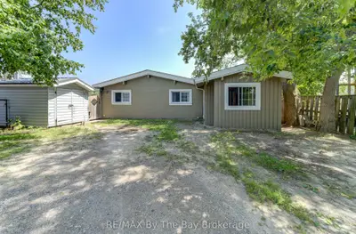 Duplex in Wasaga Beach