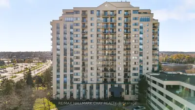 Condo Apartment in Barrie