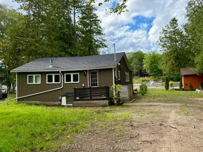 Detached in Wasaga Beach
