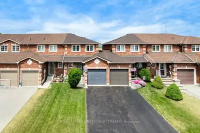 Att/Row/Townhouse in Barrie