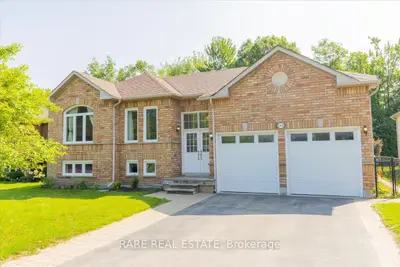 Detached in Wasaga Beach