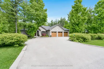 Detached in Springwater