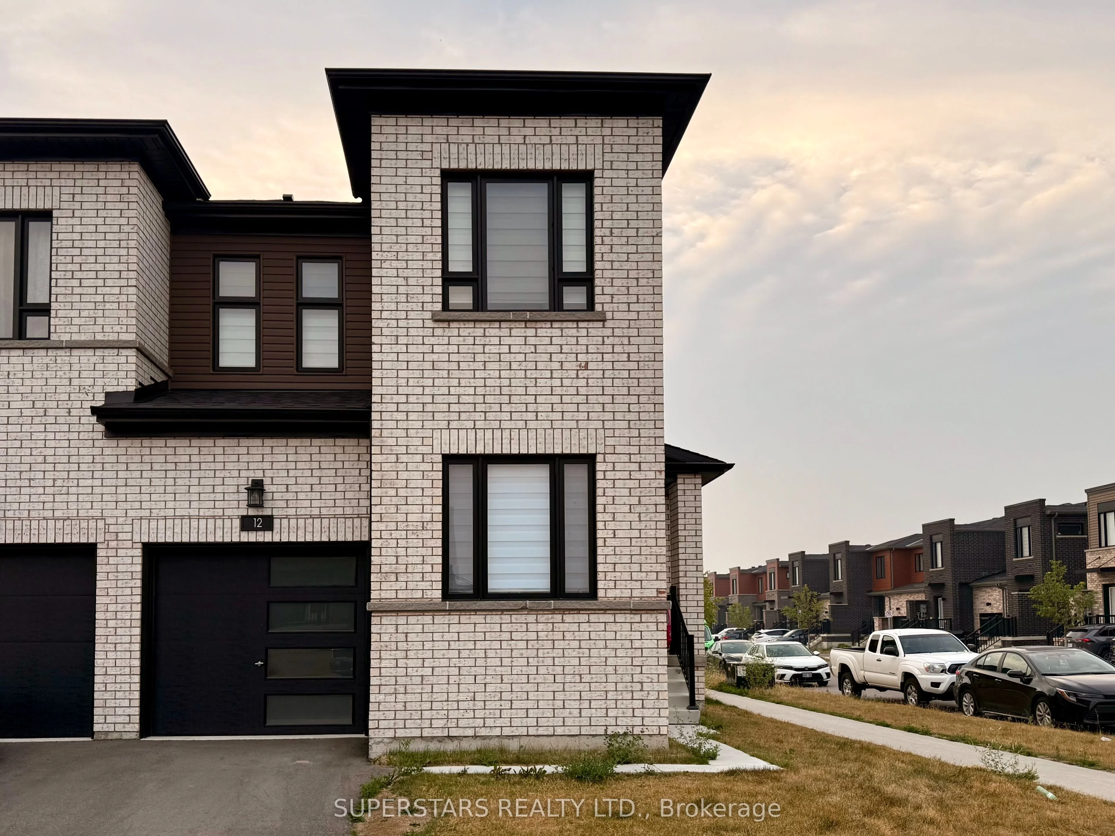 12 Westwood Avenue, Barrie, ON L9J 0M6