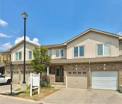 Att/Row/Townhouse in Barrie