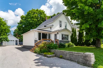 Detached in Penetanguishene