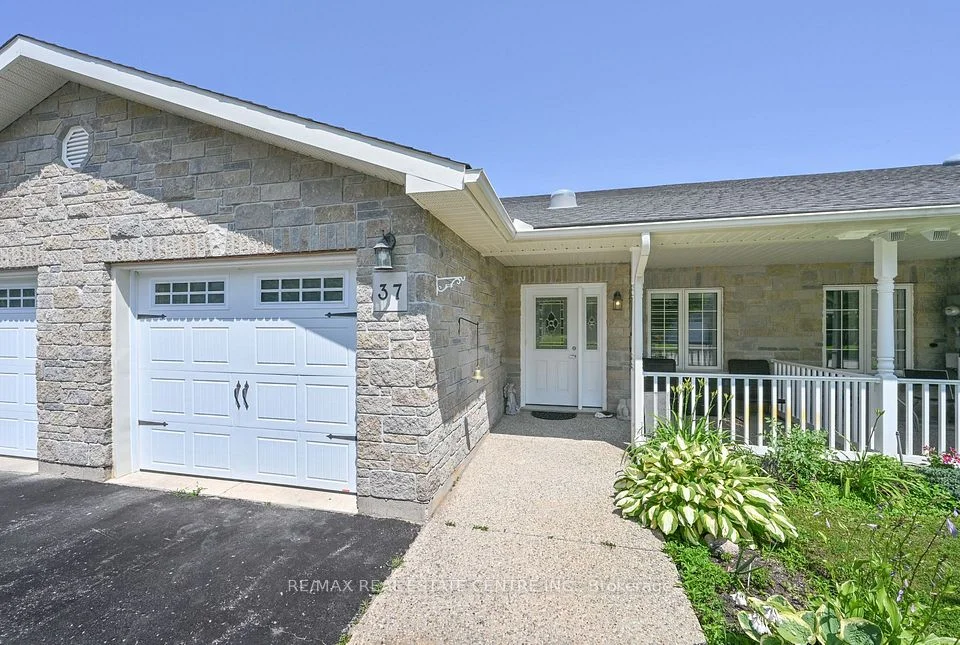 37 Garden Grove Crescent, Wasaga Beach, ON L9Z 0E6