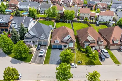 Detached in Barrie