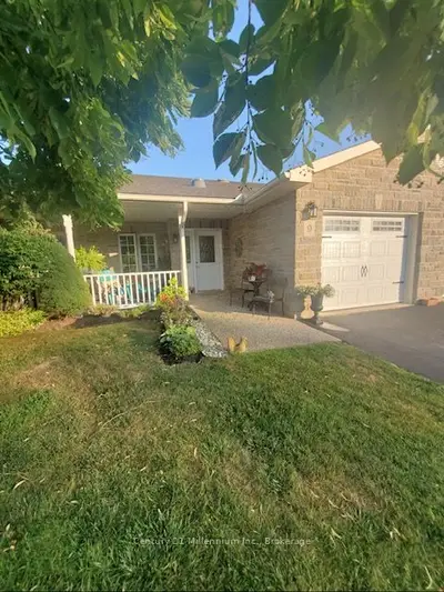 Att/Row/Townhouse in Wasaga Beach
