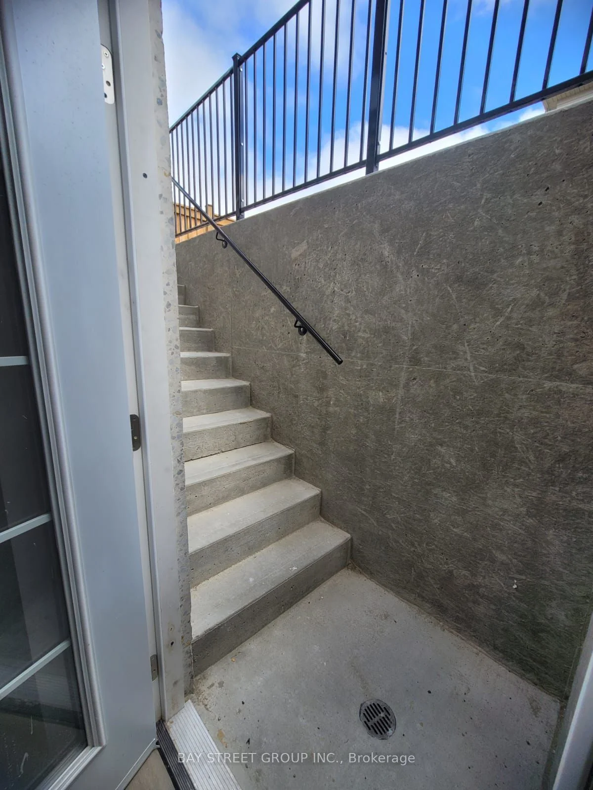 158 NOTTINGHAM ROAD Road Basement, Barrie, ON L9J 0L7