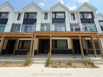 Att/Row/Townhouse in Barrie