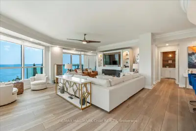 Condo Apartment in Barrie