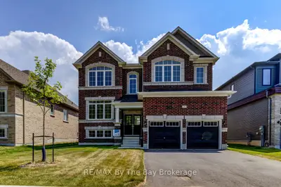 Detached in Wasaga Beach