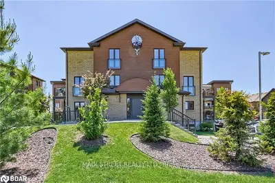 Condo Townhouse in Barrie