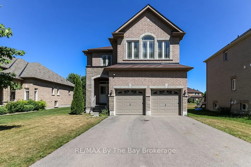 73 Pearl Street, Wasaga Beach, ON L9Z 0G8