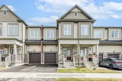 Att/Row/Townhouse in Barrie