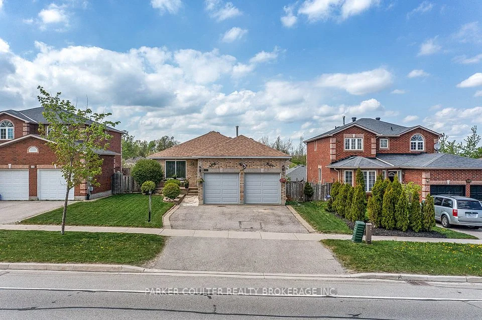 220 Livingstone Street E, Barrie, ON L4M 6M5
