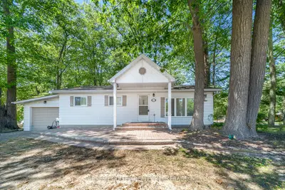 Detached in Wasaga Beach