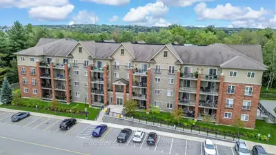 Condo Apartment in Barrie