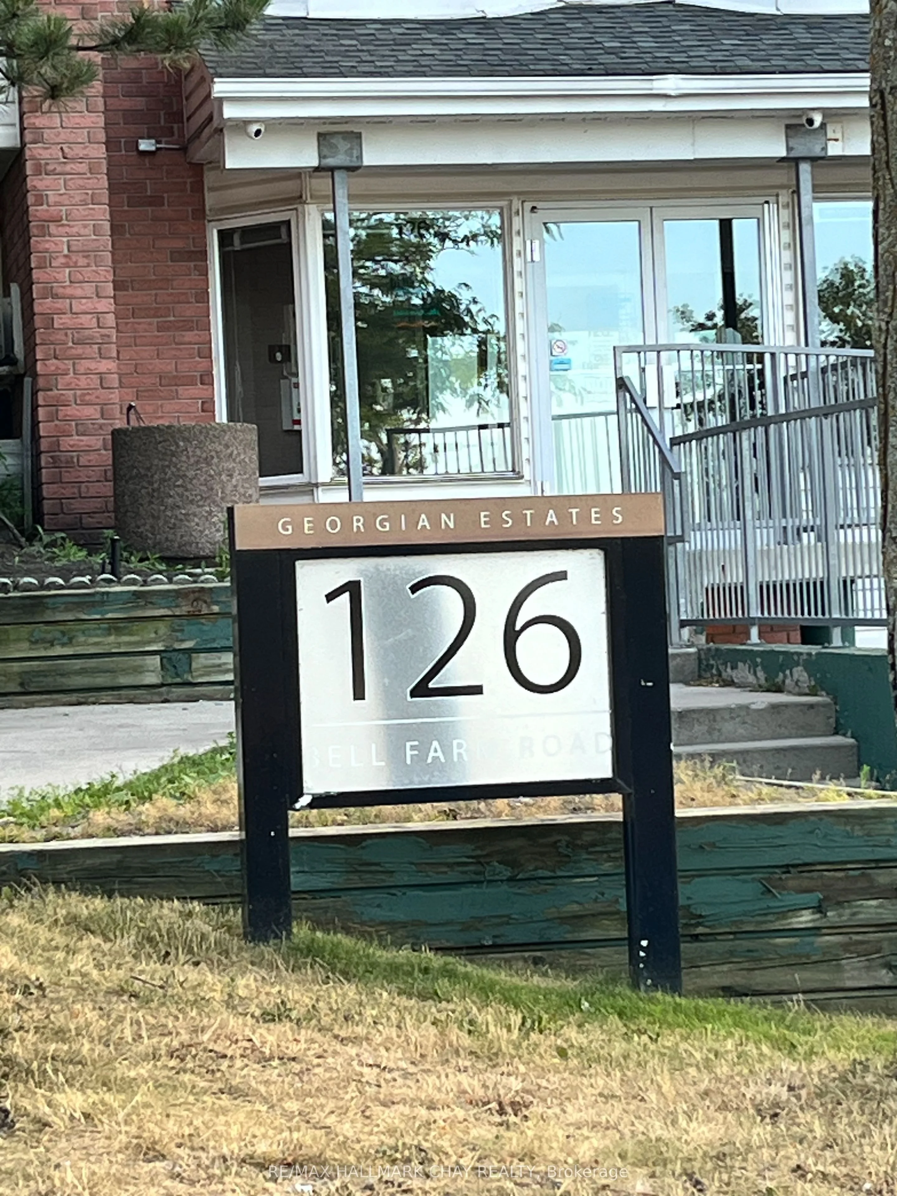 126 Bell Farm Road 106, Barrie, ON L4M 6J3