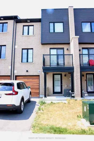 Att/Row/Townhouse in Barrie