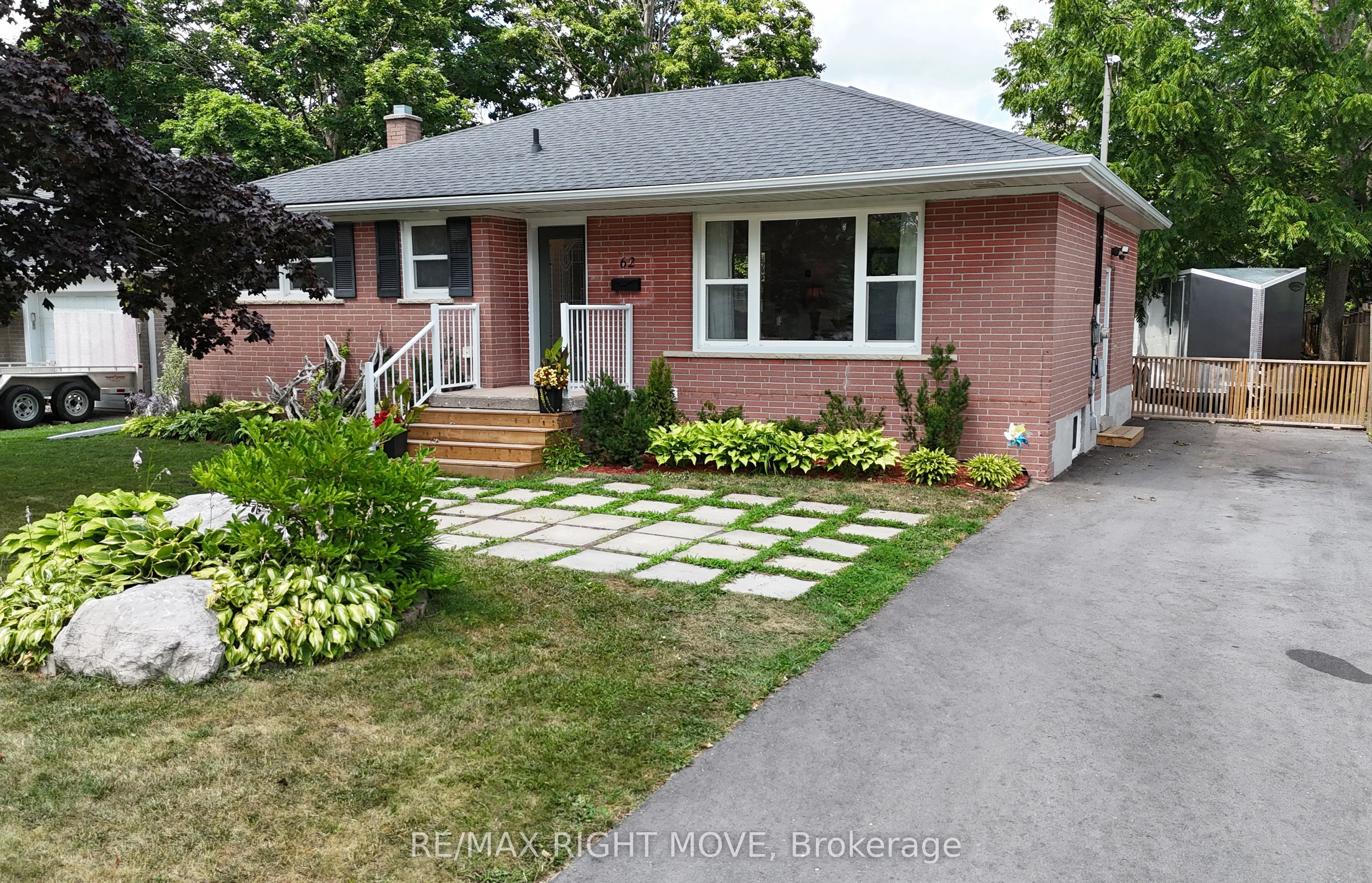 62 North Street W, Orillia, ON L3V 3S5