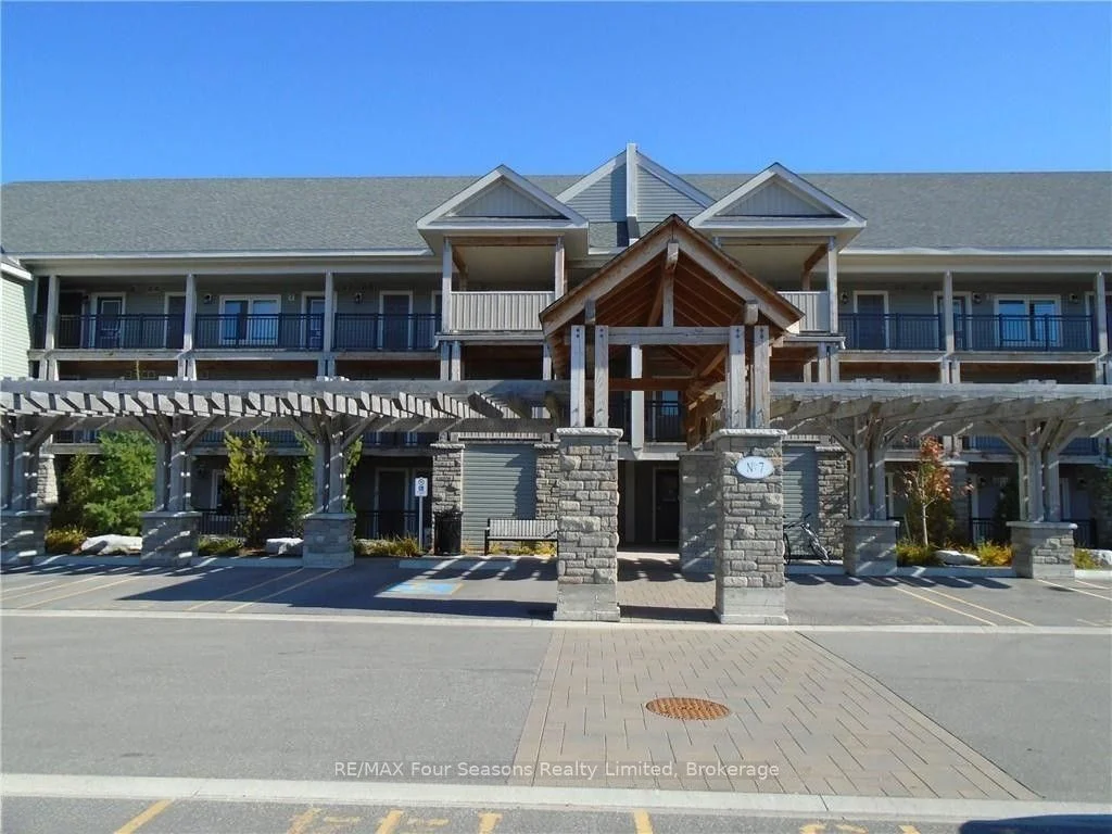 7 Anchorage Crescent 301, Collingwood, On L9y 5c5