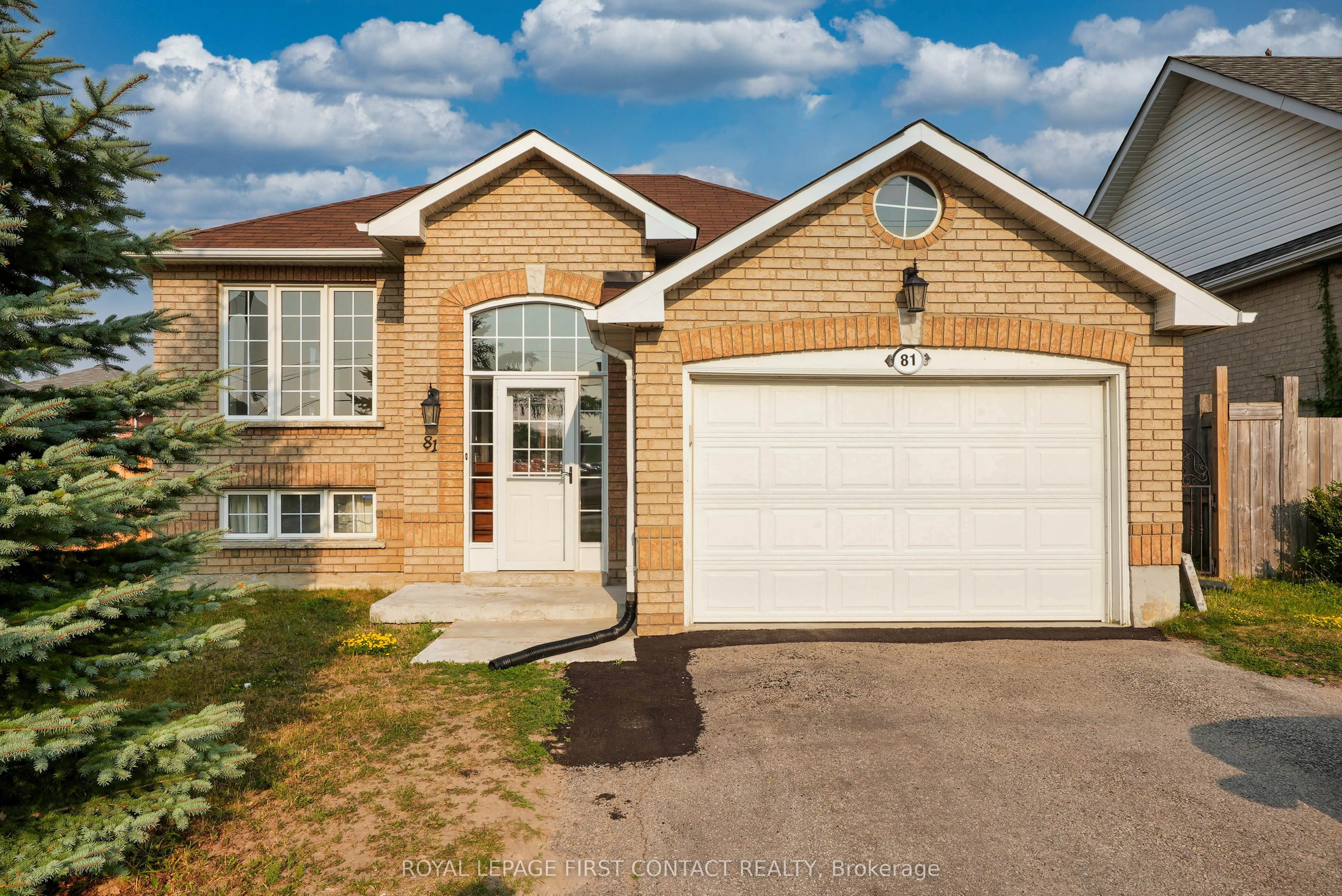 81 Livingstone Street E Upper, Barrie, ON L4M 6Y2