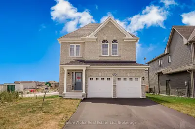 Detached in Clearview