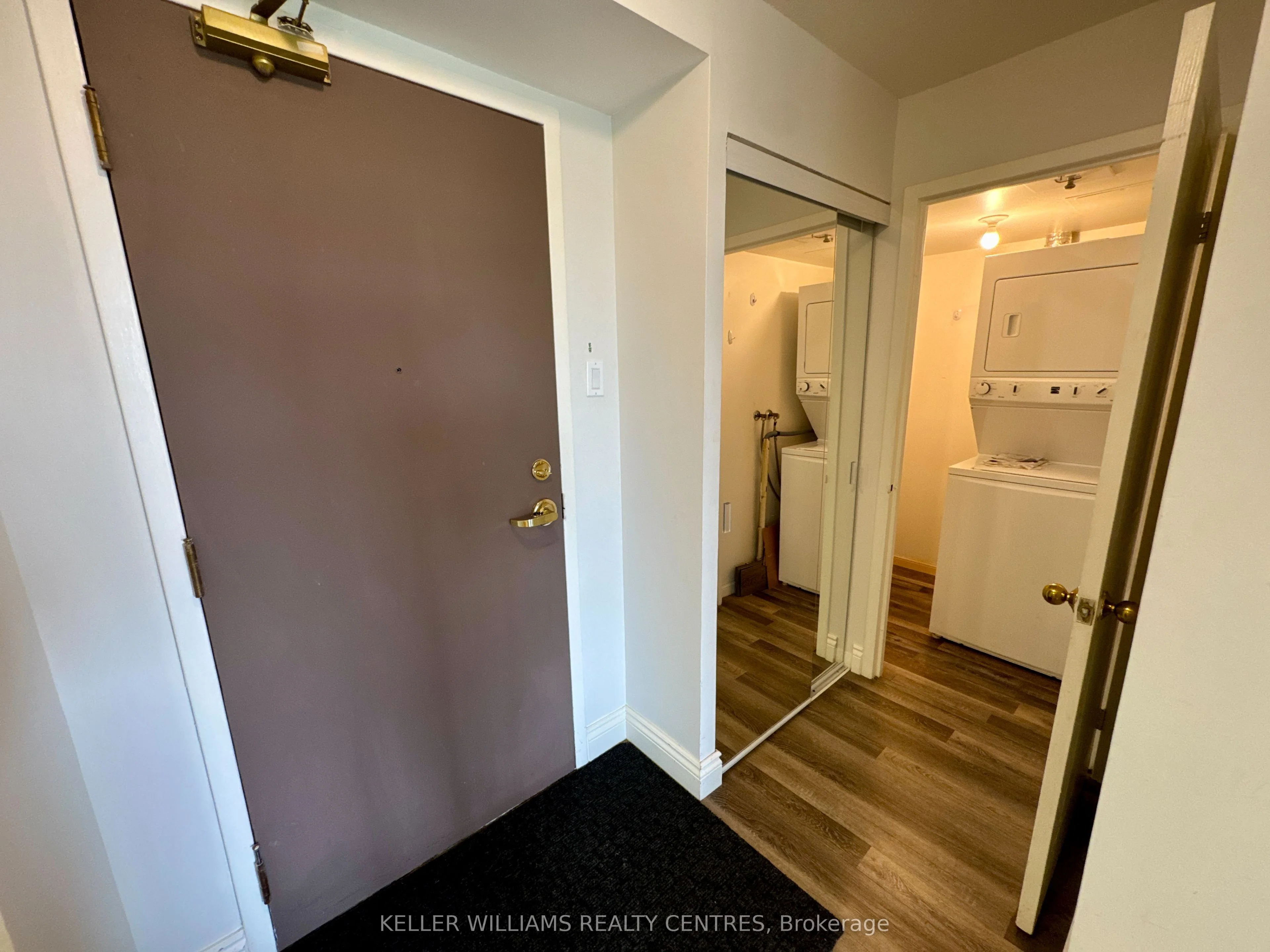 75 Ellen Street 712, Barrie, On L4n 7r6