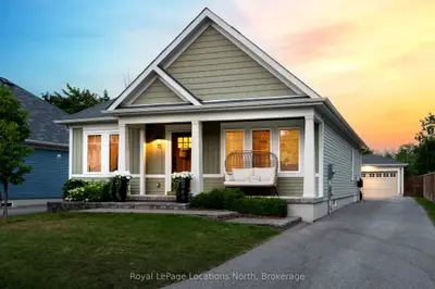 Detached in Wasaga Beach