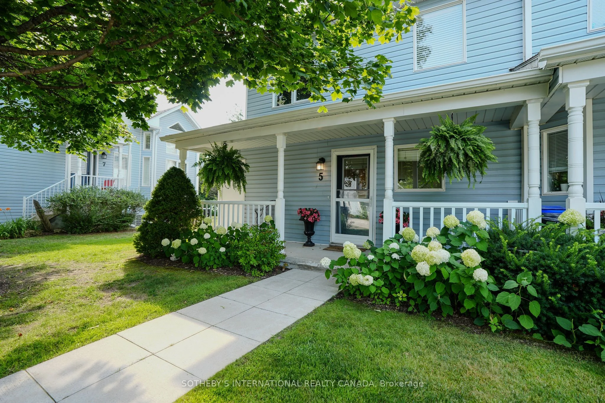 5 Valleymede Court, Collingwood, ON L9Y 5E4