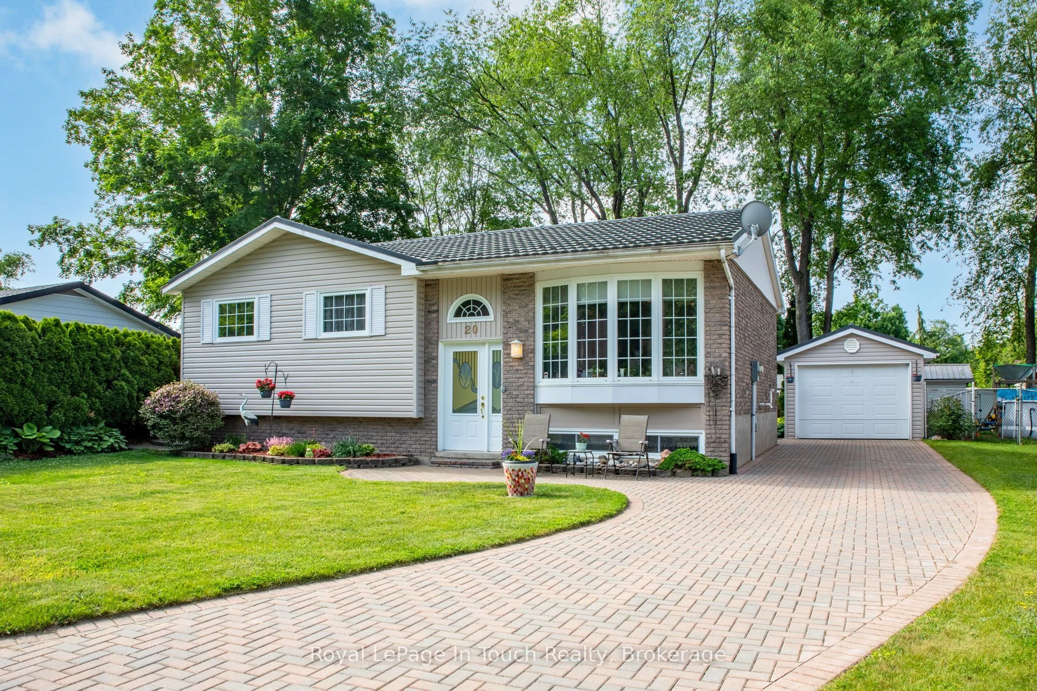 20 Payette Drive, Penetanguishene, ON L9M 1H4
