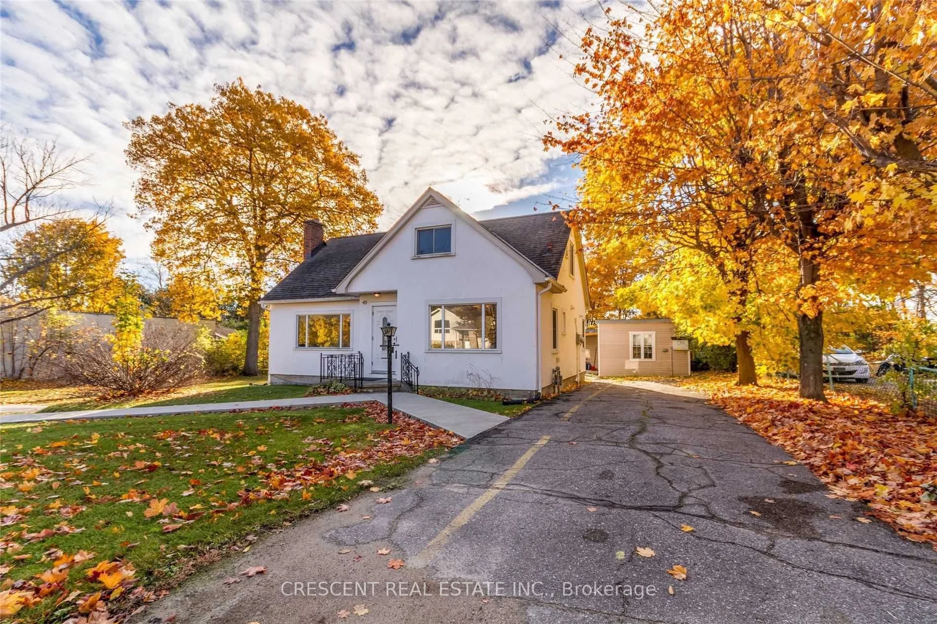 261 Barrie Road Main, Orillia, ON L3V 2R4