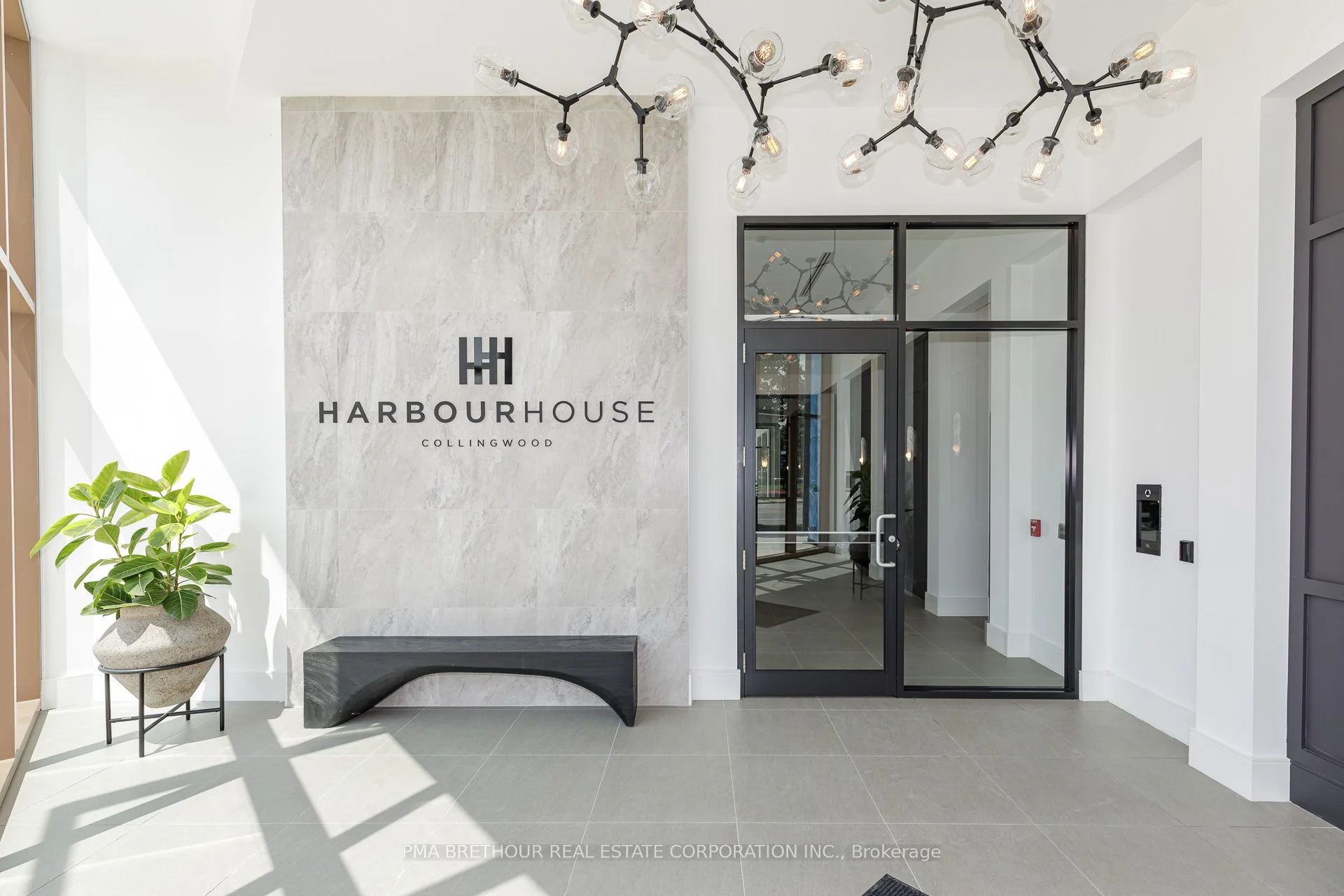 31 Huron Street 504, Collingwood, ON L9Y 5T7