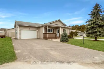 Detached in Wasaga Beach